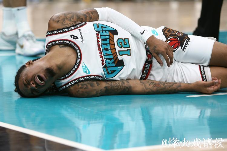 战快船!灰熊主帅:莫兰特今日的比赛依旧有出场时间限制 战快船!灰熊主帅:莫兰特今日的比赛依旧有出场时间限制