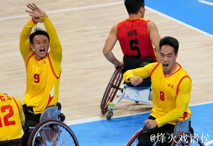 广东男子轮椅篮球夺冠 球员激动落泪 广东男子轮椅篮球夺冠 球员激动落泪